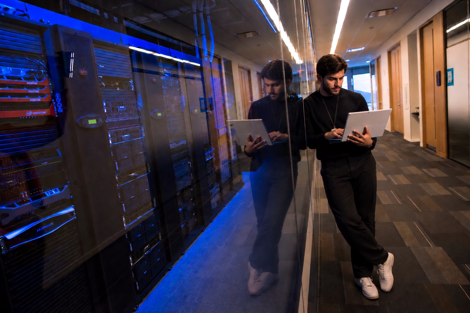 Pasillo de un data center, proyecto para Digital Corp Latam